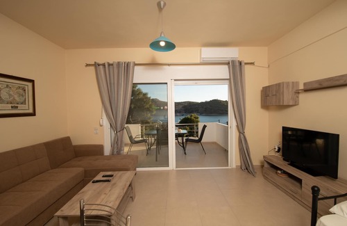 Faistos Apartment | Seaside Apartments-George