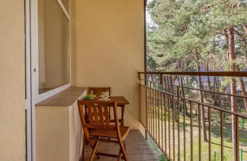 Lukecin Apartment | Seaside Apartment in the Woods with Balcony & 1 Bedroom by Noclegi Renters