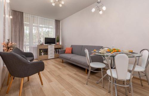 Lukecin Apartment | Seaside Apartment in the Woods with Balcony & 1 Bedroom by Noclegi Renters