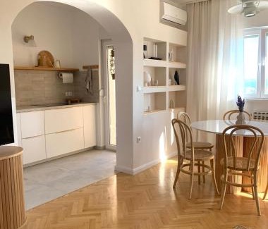 Kamen Apartment | Seaside Apartment Split