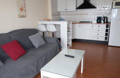 Velilla-Taramay Apartment | Seaside apartment with pool, tennis, and Wi-Fi in Almuñécar