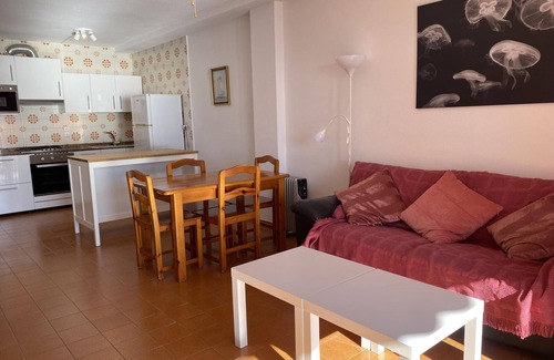 Velilla-Taramay Apartment | Seaside apartment with pool, tennis, and Wi-Fi in Almuñécar