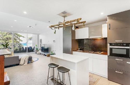 Glenelg Apartment | Seaside Apartment With Lap Pool, Sauna and Gym