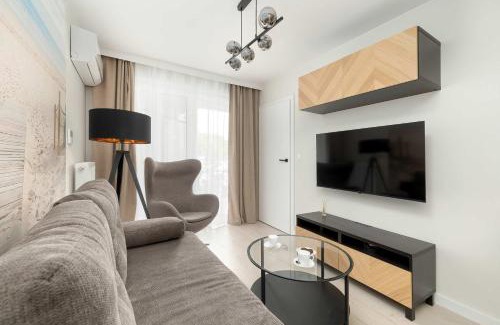 Niechorze Apartment | Seaside Apartment with Parking and Air Conditioning Close to the Beach by Noclegi Renters