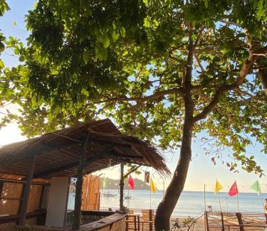 El Nido Bed & Breakfast | Seaside Cabin Bucana