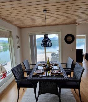 Brusdal House | Seaside cabin with stunning view!