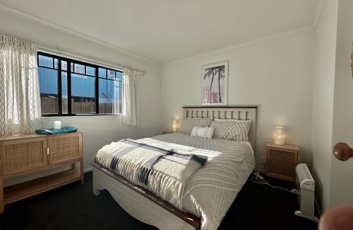 Papamoa Beach House | Seaside Chalet Papamoa