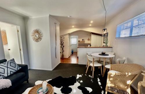 Papamoa Beach House | Seaside Chalet Papamoa