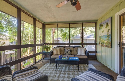 Twin Oaks House | "Seaside Cottage" Secluded cottage short walk to beach in Wild Dunes