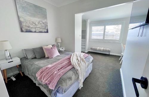 Port Macquarie House | Seaside Escape - 5 BR 2 Kitchens