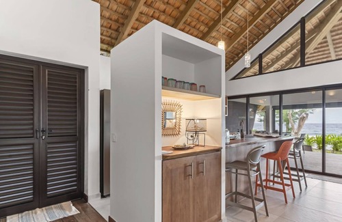 Temae Villa | Seaside Haven: Expansive 3BR Villa in Moorea