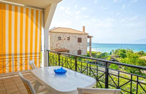 Psarou House | Seaside Holiday House by elite
