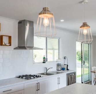 Port Elliot House | Seaside Sanctuary - Port Elliot - Wi-Fi - Family - BYO Linen