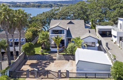 Shelly Park House | Seaside Serenity - Stylish 4BR Home