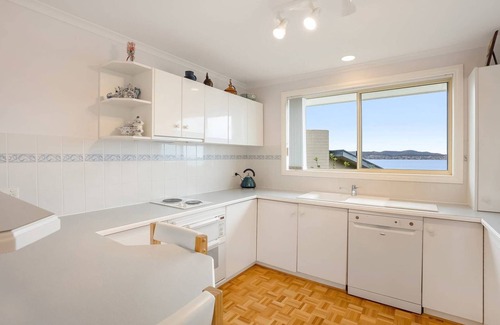 Sandy Bay House | "Seaside Serenity" with views, Sleeps 9, 3 bath