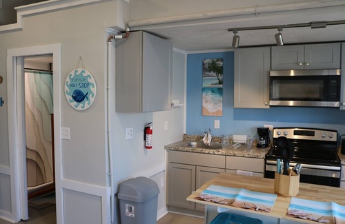 Hampton Apartment | Seaside Social - Steps to Wally's, Goat, L Street