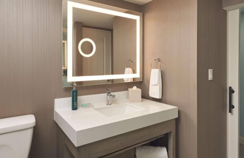 Cocoa Beach Hotel | Seaside Symphony! Short Drive to TreeTop Trek and Brevard Zoo! Onsite Pool!