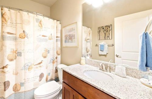 Seaside Apartment | Seaside Waterfront condo walking to downtown and beach