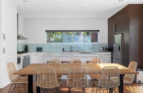 Lorne House | Seasoon