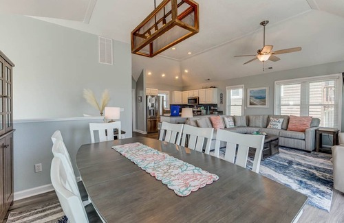 South Nags Head House | SeaStars & Buoy | Oceanfront | Hot Tub