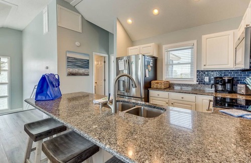 South Nags Head House | SeaStars & Buoy | Oceanfront | Hot Tub