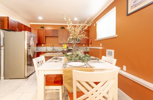 Brighton Apartment | Seattle Guest Suite with Private Yard