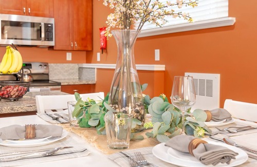 Brighton Apartment | Seattle Guest Suite with Private Yard