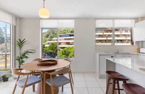 Avoca Beach Apartment | Seaview 6 - Great Views in the Heart of Avoca