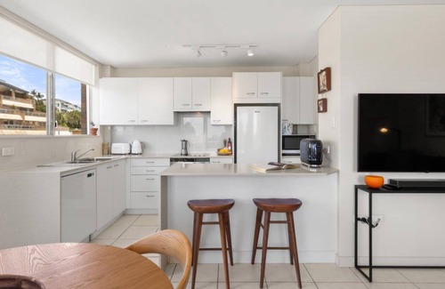 Avoca Beach Apartment | Seaview 6 - Great Views in the Heart of Avoca