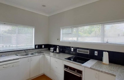 Mission Bay House | Seaview Garden House Close to Beach