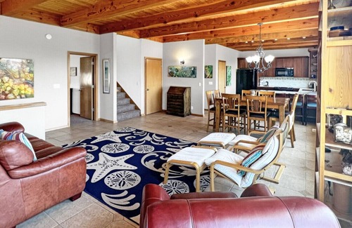 Long Beach House | Seaview - Ocean view home with path to the beach