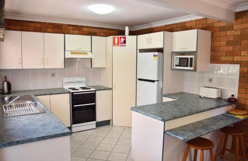 South West Rocks House | Seaview Townhouse 1 - Bring your own linen.