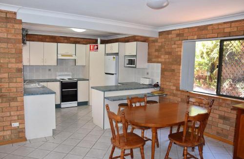South West Rocks House | Seaview Townhouse 1 - Bring your own linen.