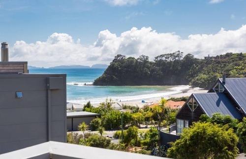 Langs Beach House | Seaviews, 3 minute stroll to beach