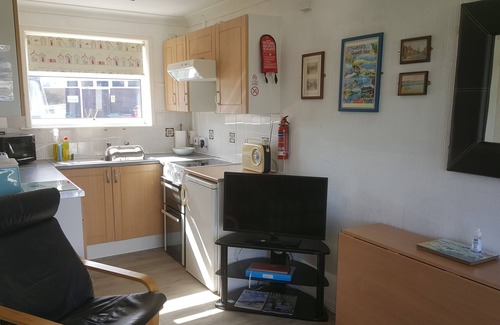 Sandown Ski Chalet | Seawinds Chalet holidays by the sea
