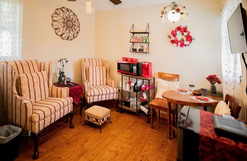 Sebastian Highlands House | Sebastian Florida Guesthouse with Heated Salt Water Pool