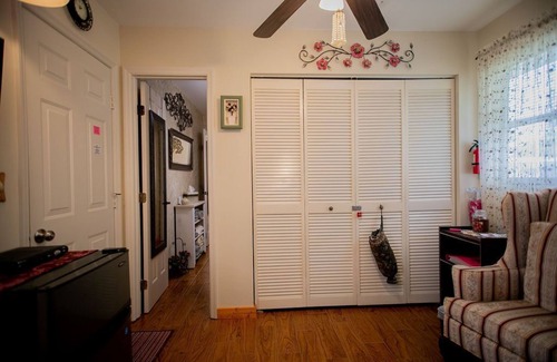 Sebastian Highlands House | Sebastian Florida Guesthouse with Heated Salt Water Pool
