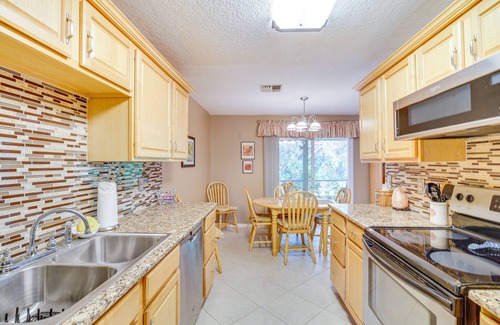 Sebastian Highlands House | Sebastian Home w/Screened Lanai: 8 Mi to Beach!