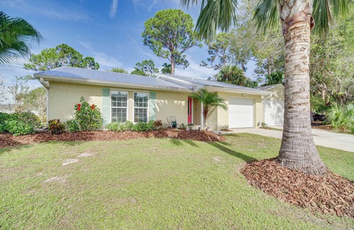 Sebastian Highlands Cottage | Sebastian Home w/Screened Lanai: 8 Mi to Beach!