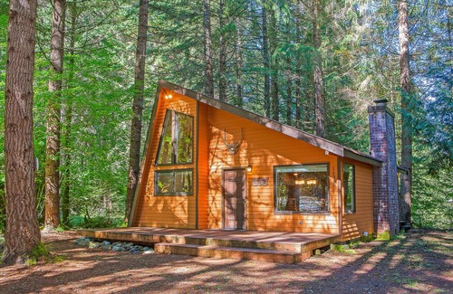 Enumclaw Cabin | Secluded 2BR cabin with loft in Greenwater, WA.