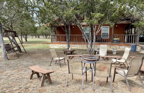 Ingram House | Secluded Brown House, 3BR/2BA, Sleeps 10, 2-Sided Porch, Grill, Firepit