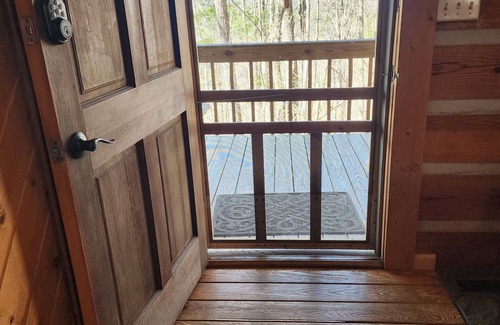 Hot Springs Cabin | Secluded cabin on 12 beautiful acres, minutes from downtown Hot Springs And AT!