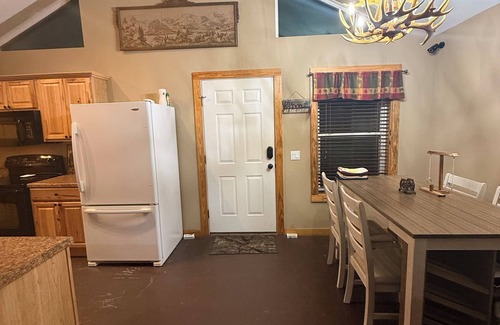 Ozark Cabin | Secluded Cabin on 30 acres w 2 BR 2 baths