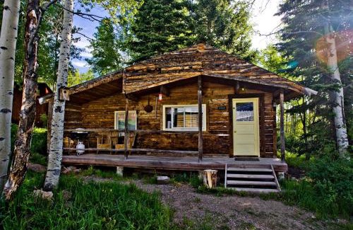 Clark House | Secluded Cabin Rental with Mountain Views in Clark, Northern Colorado