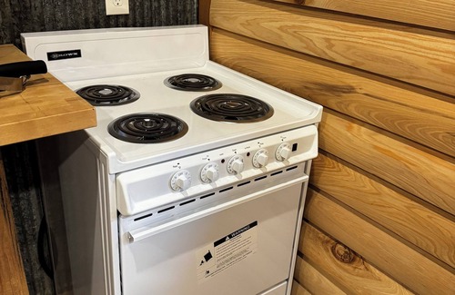 Waynesboro Cabin | Secluded cabin with loft near a creek. Perfect get a way for relaxation.