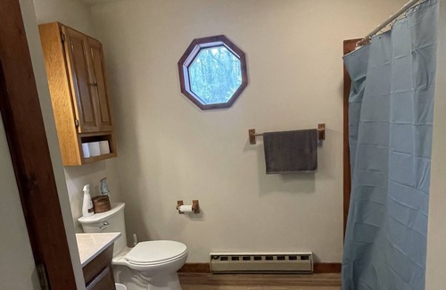 Calvin House | Secluded cabin within 30 minutes to Raystown Lake