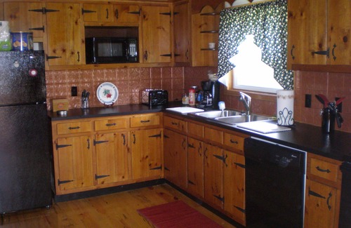 Luray Cottage | Secluded Cottage on 10 Acres. Close to Shen. Natl. Park and Luray Caverns