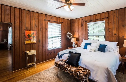 Savannah Cottage | Secluded & exclusive home near downtown with marsh views & screened porch