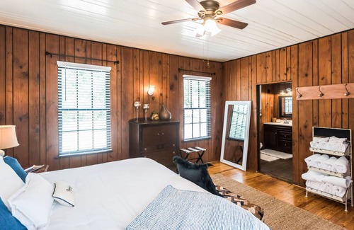 Savannah Cottage | Secluded & exclusive home near downtown with marsh views & screened porch