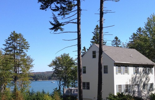 Steuben House | Secluded four bedroom home on Dyer Bay
